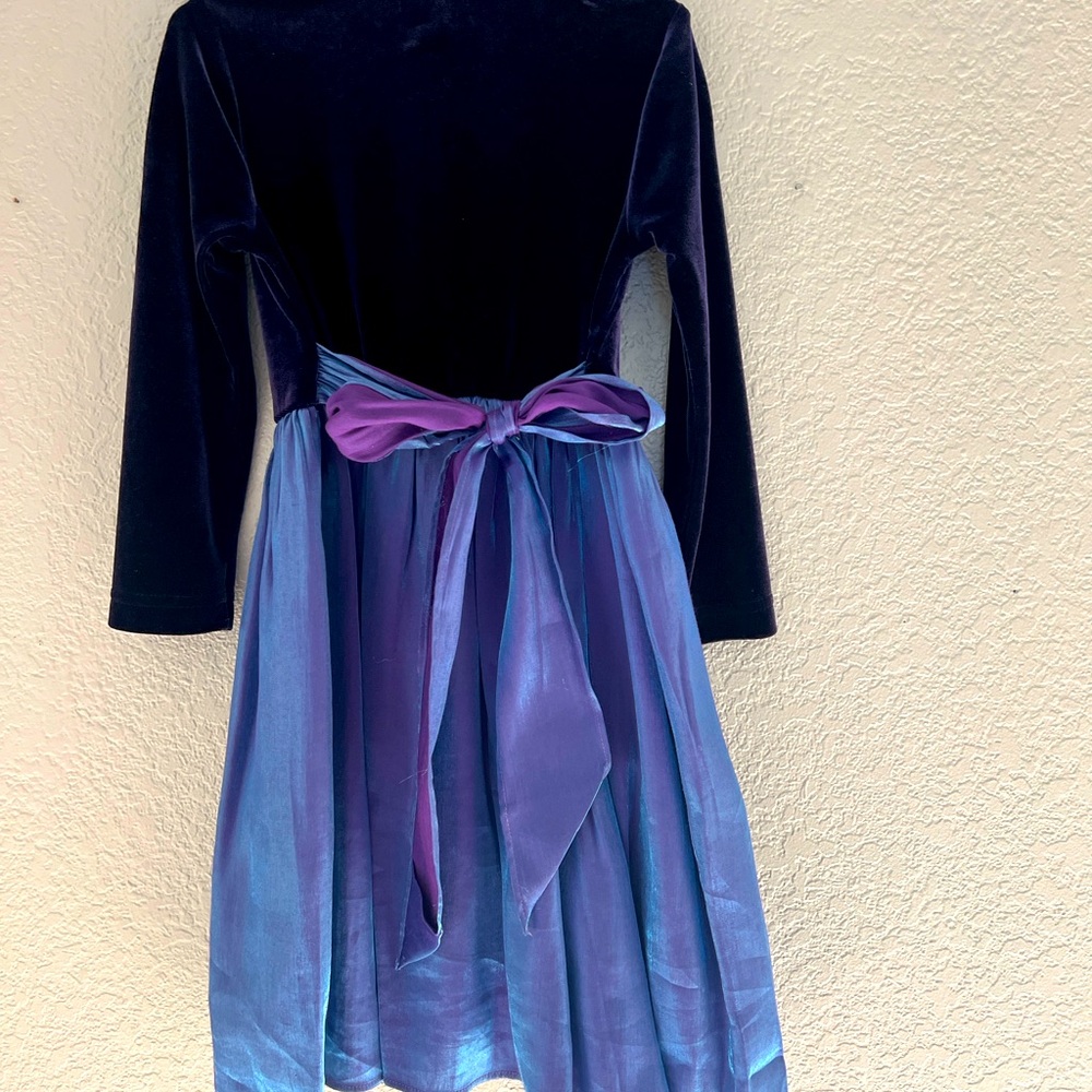 Girls dress; top crushed velvet